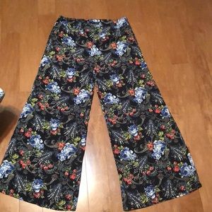 Super cute pallazo pants